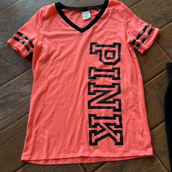 - PINK Victoria's Secret Bundle, Shirts and Leggings Set - Size Small/XS - Picture 4 of 5